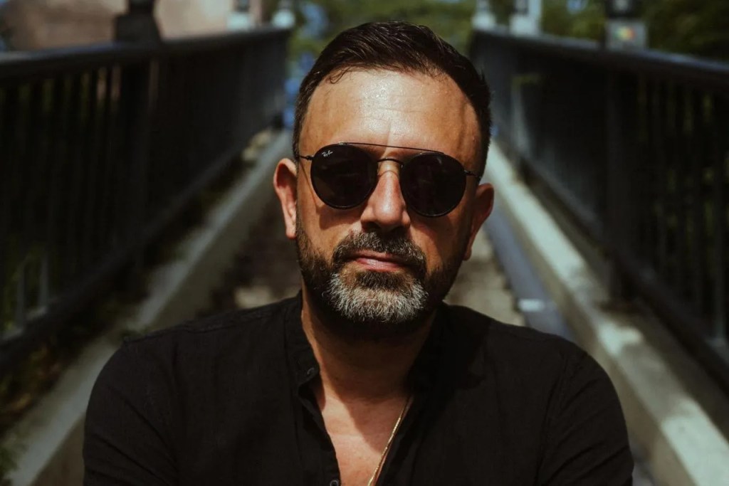 TH;EN invita a Carlo Whale en ‘Say&nbsp;It’