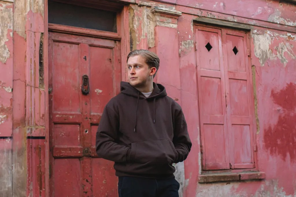 Max Dean se une a wAFF en el sello Four Thirty&nbsp;Two