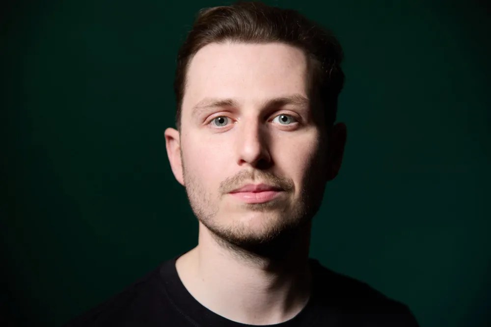 DEARI comparte nuevo sencillo de baile ‘Falling’