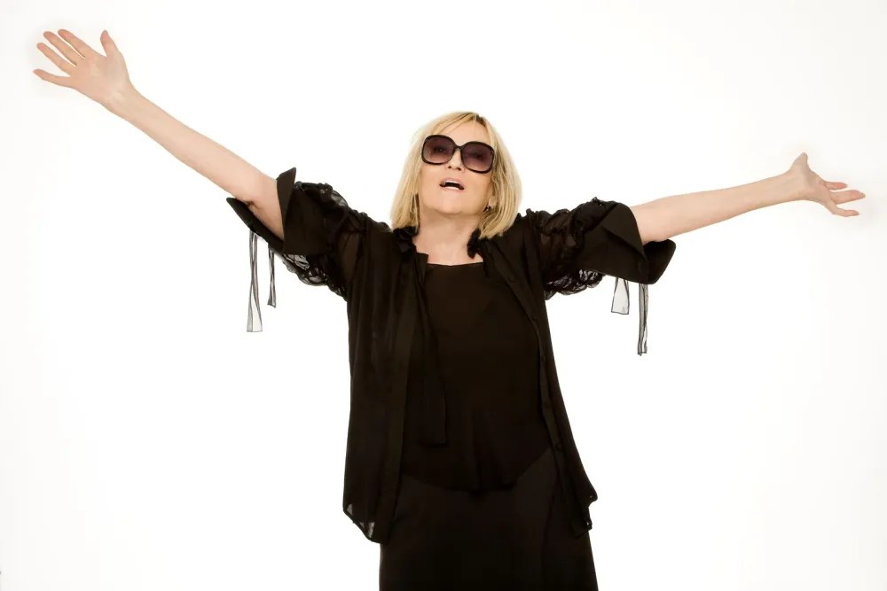 La legendaria DJ de Radio 1, Annie Nightingale, fallece a los 83&nbsp;años