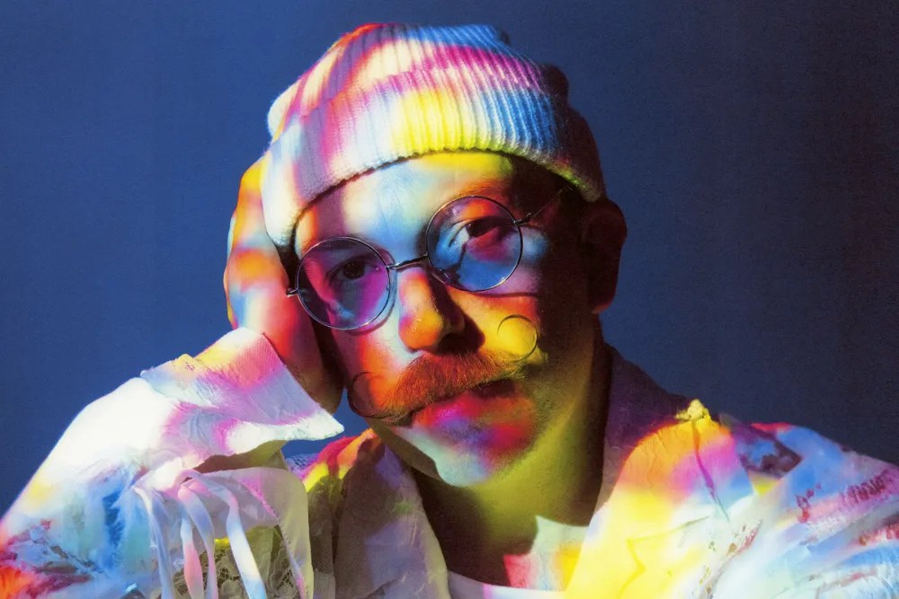 Luttrell comparte el primer sencillo ‘Make U Happy’ de su próximo&nbsp;álbum